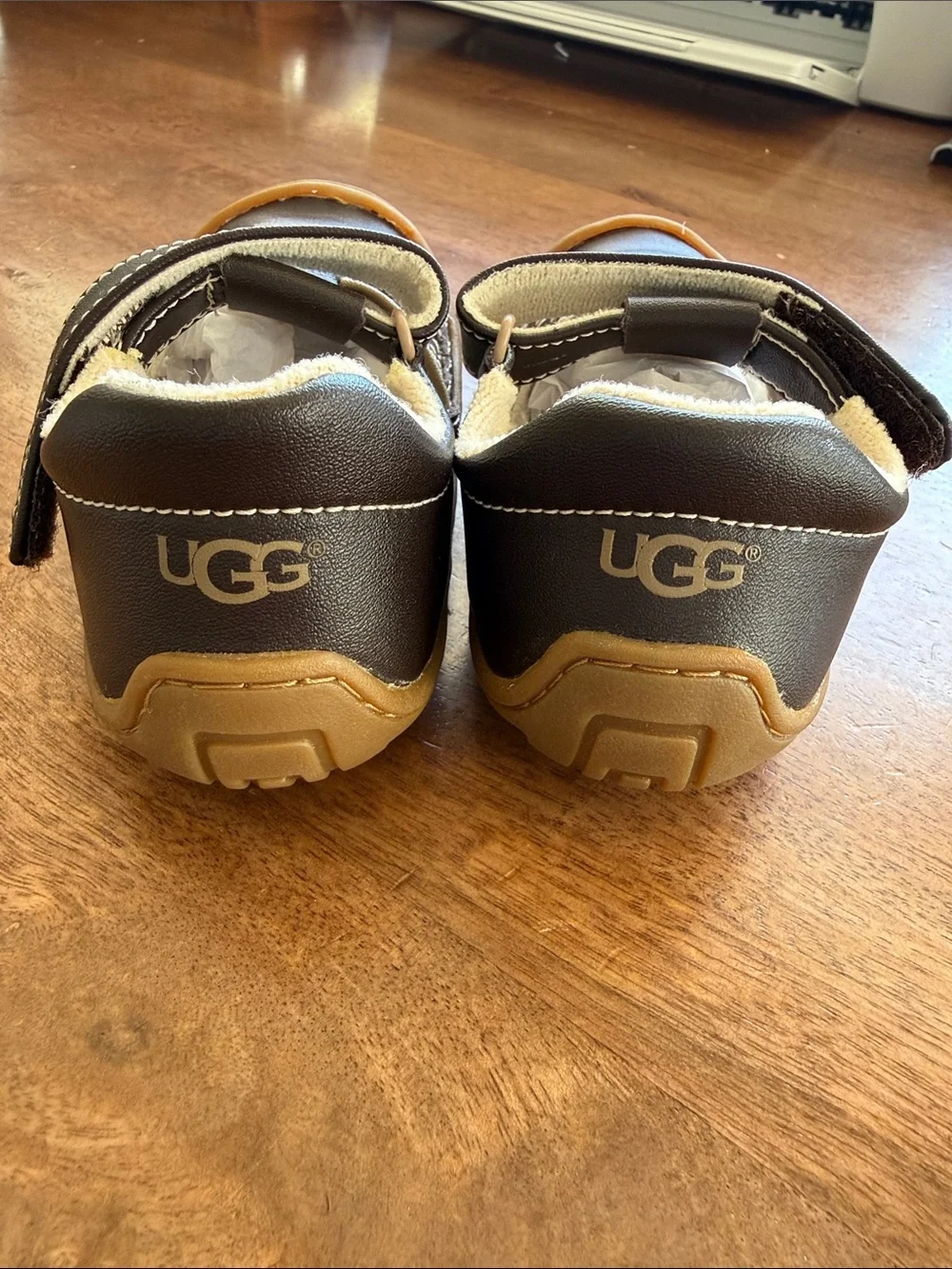 New UGG Santore Toddler Sandals Brown Leather Size 7 Easy Walker Closed Toe